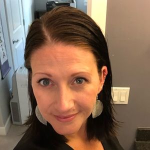 Meet your Posher, Charissa